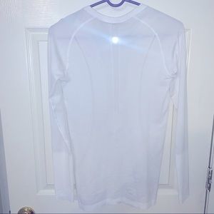 Lululemon Swifty Tech Long Sleeve Crew Size 6